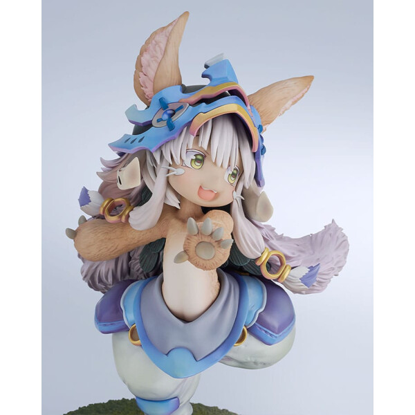 Made in Abyss The Golden City of the Scorching Sun Estatua PVC 18 Nanachi New Outfit Ver. 19 cm